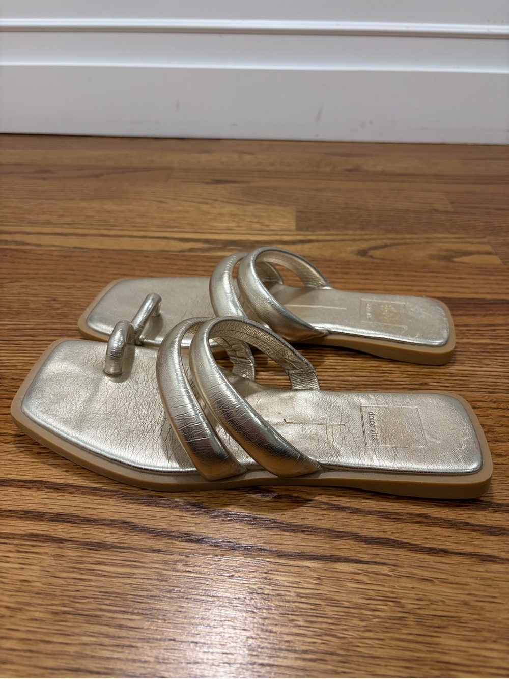 Dolce Vita Metallic Gold Double-Loop Square-Toe Slide Sandals (7) - Picture 5 of 8